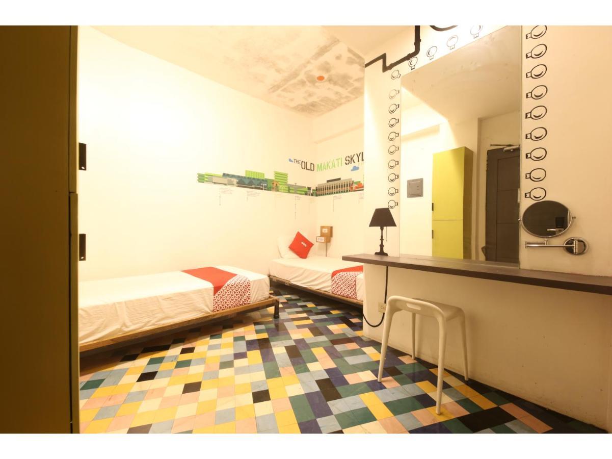 Oyo 866 Junction Hostels Manila Exterior photo